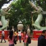 Record huge ceramic dragons
