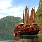halong-bay-luxury-red-dragon-junk-overview